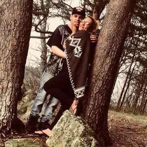 Meet your Posher, Buddy